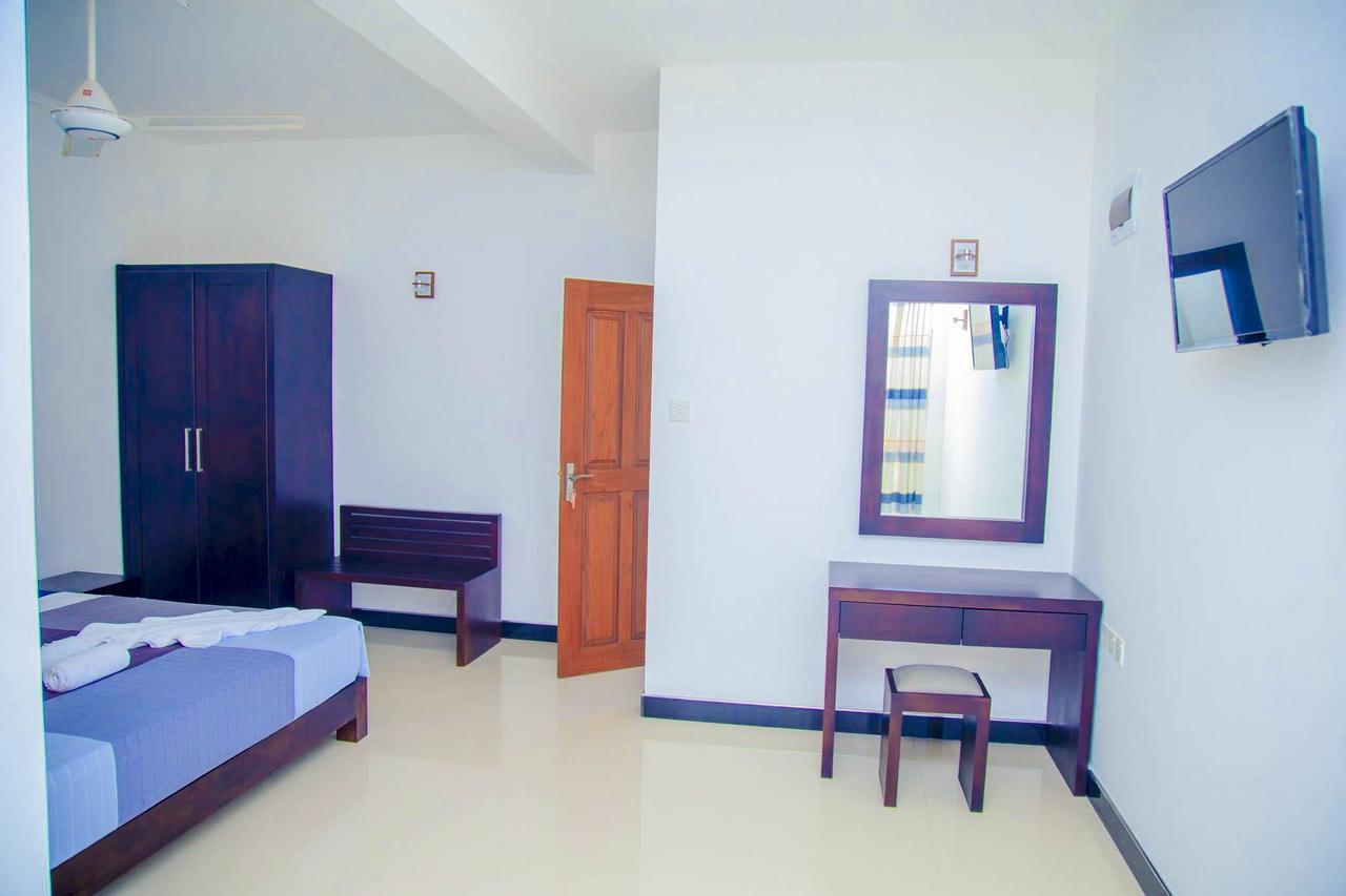 Ruki Sea Reach Hotel Kudapaduwa Exterior foto